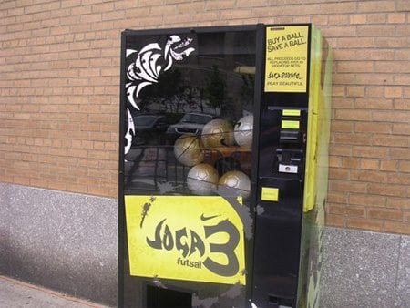 Vending Machine de Bolas de Futebol